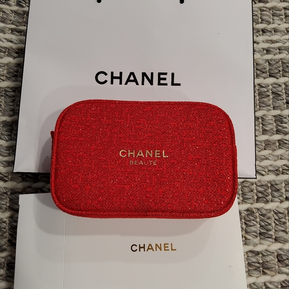 CHANEL Bags Chanel Holiday Cosmetic Pouch Poshmark
